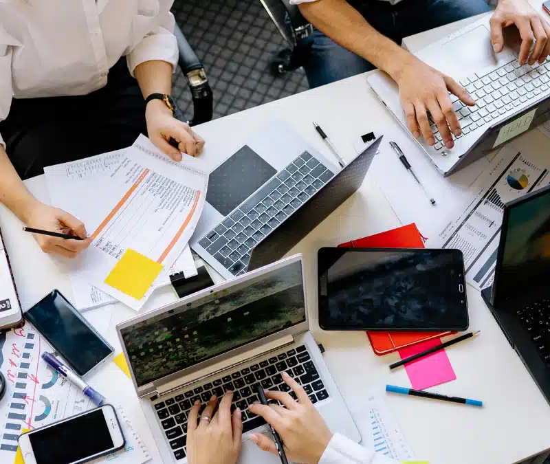 Cómo Integrar a Gen Z y Milenials en Industrias Técnicas